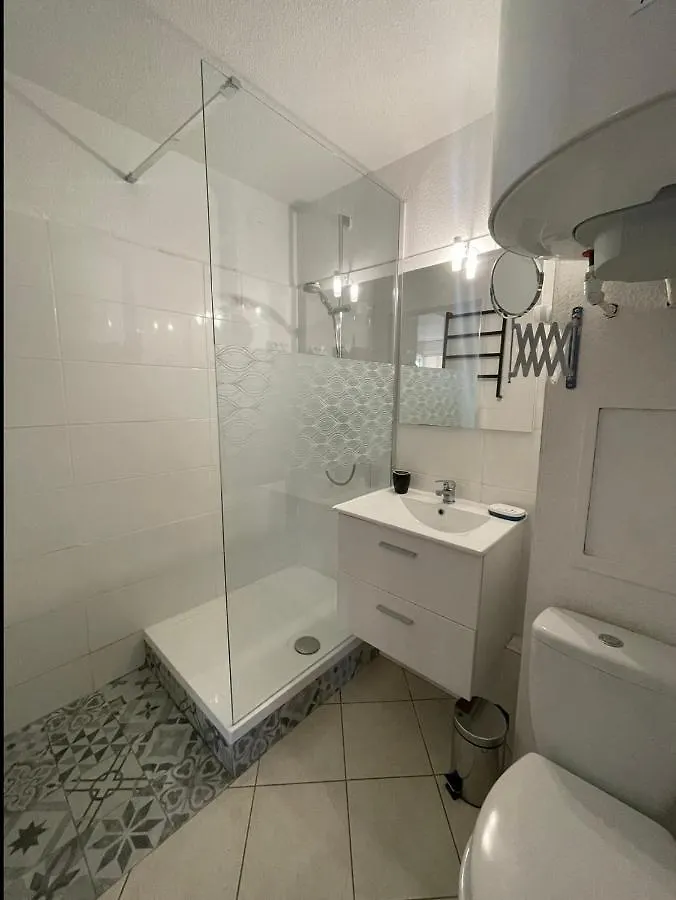 Charmant Appartement A Quelques Metres De La Plage La Londe-les-Maures Apartment